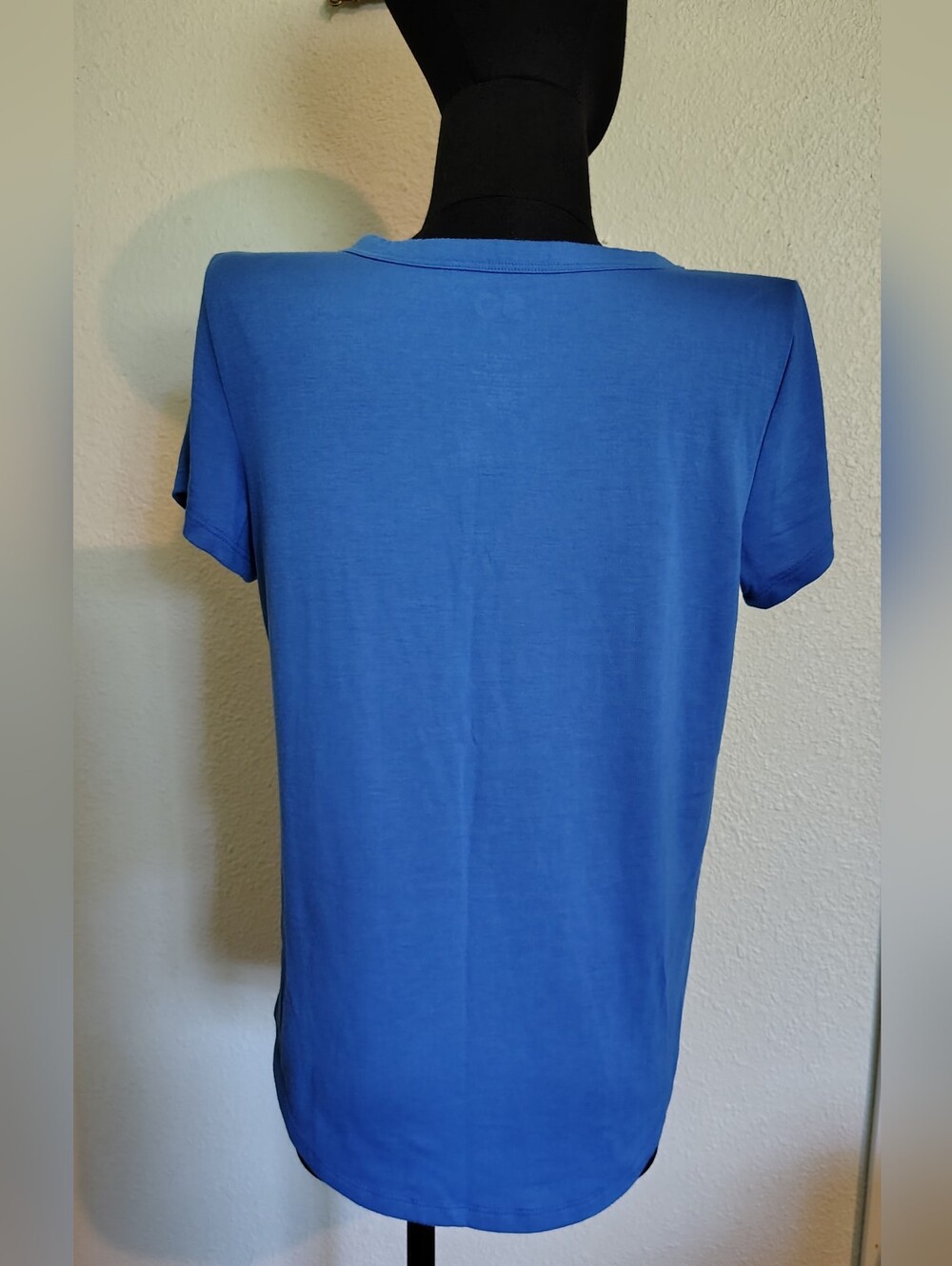 SO Goods For Life 3-Pack Scoop & V Neck Tops Blue, Light Blue, Olive Women Small - Picture 10 of 13